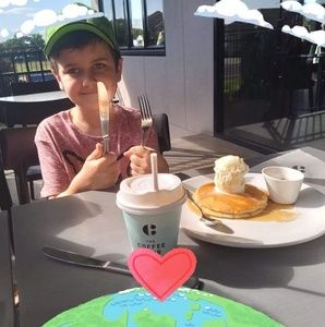 Meet your Posher, Lee